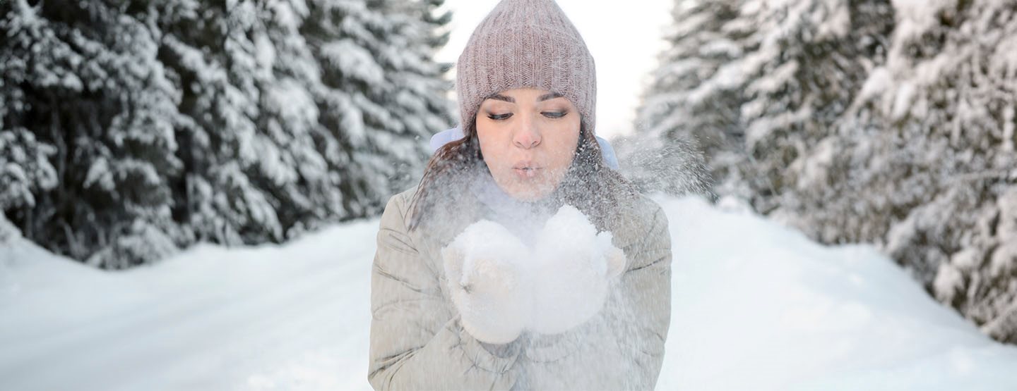 Dobro zaštićena tokom hladnoće: optimalna nega lica protiv isušene kože