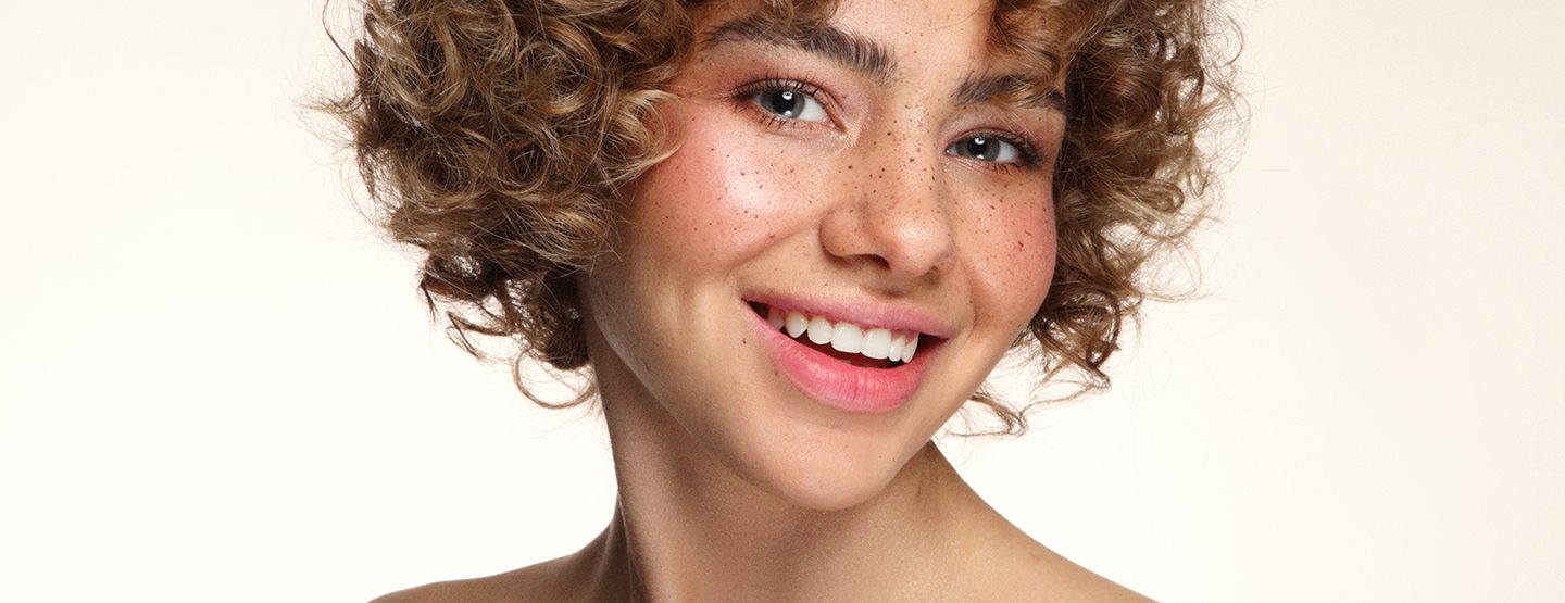 Sunset blush – trend u šminkanju: kako da postignete uspešan look