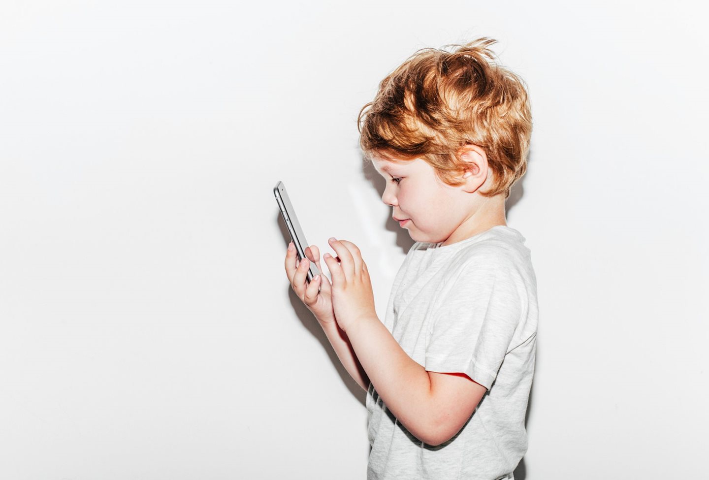 Mobilni telefon za decu: Koliko je previše?