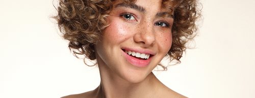 Sunset blush – trend u šminkanju: kako da postignete uspešan look